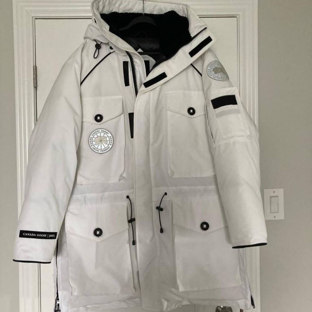 Canada Goose x juun.j White expedition parka LIMITED EDITION